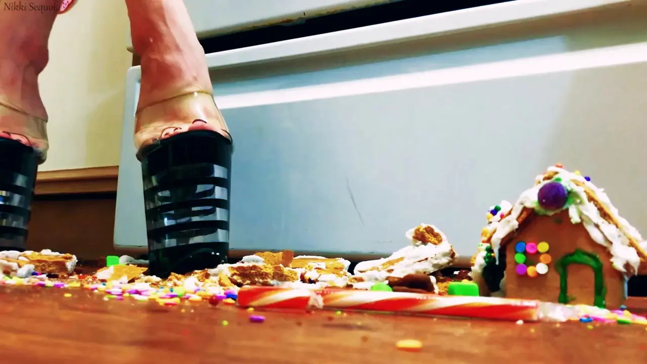 Poster: The Gingerbread Giantess -mp4 - Nikki's Naturals Poster: The Gingerbread Giantess -mp4 - Nikki's Naturals